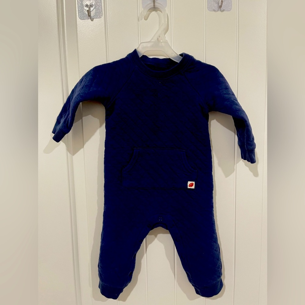 Carters - 12 Mo’s old, unisex soft bodysuit. Hardly used handful times for sale.